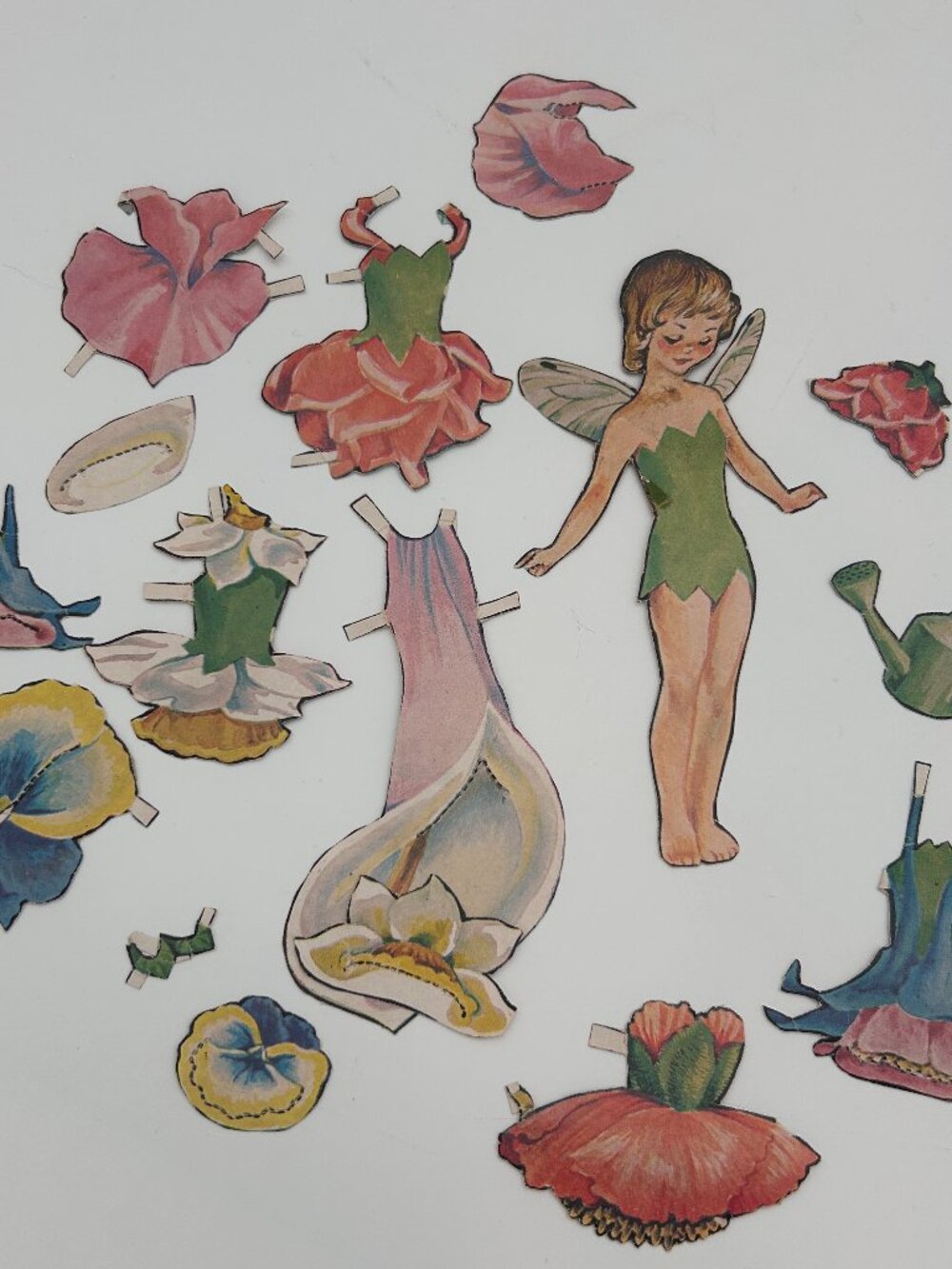 Large Lot Vintage Paper Dolls And Outfits